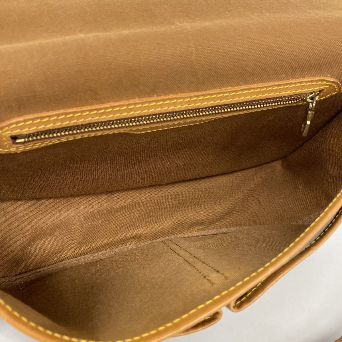 Louis Vuitton Shoulder Bag Monogram Givesiere Brown — view 4