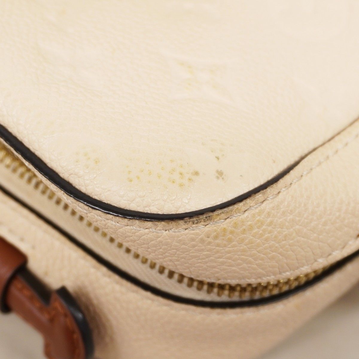 Louis Vuitton Shoulder Bag Monogram Empreinte Saintonge Cream Caramel — view 6