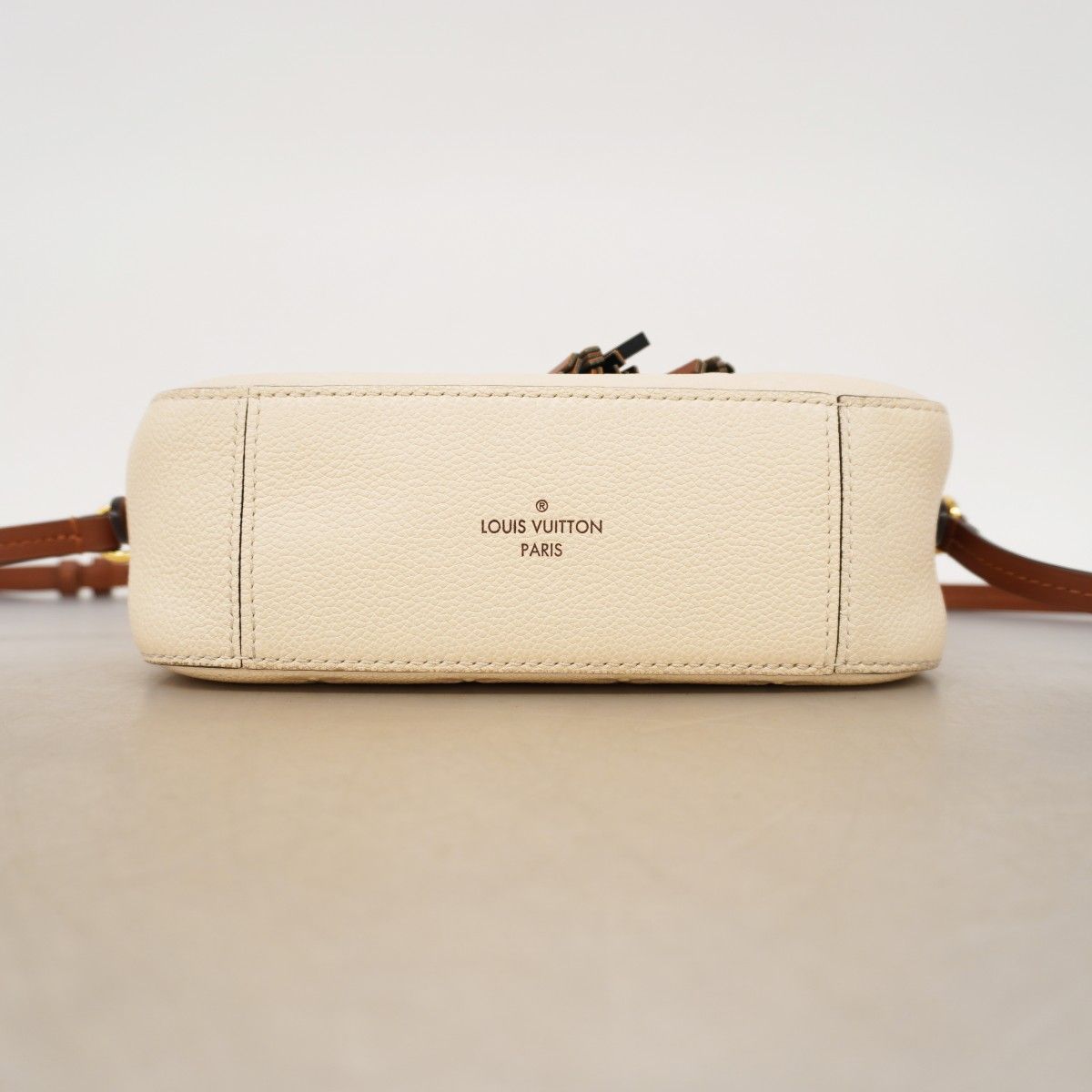 Louis Vuitton Shoulder Bag Monogram Empreinte Saintonge Cream Caramel — view 3