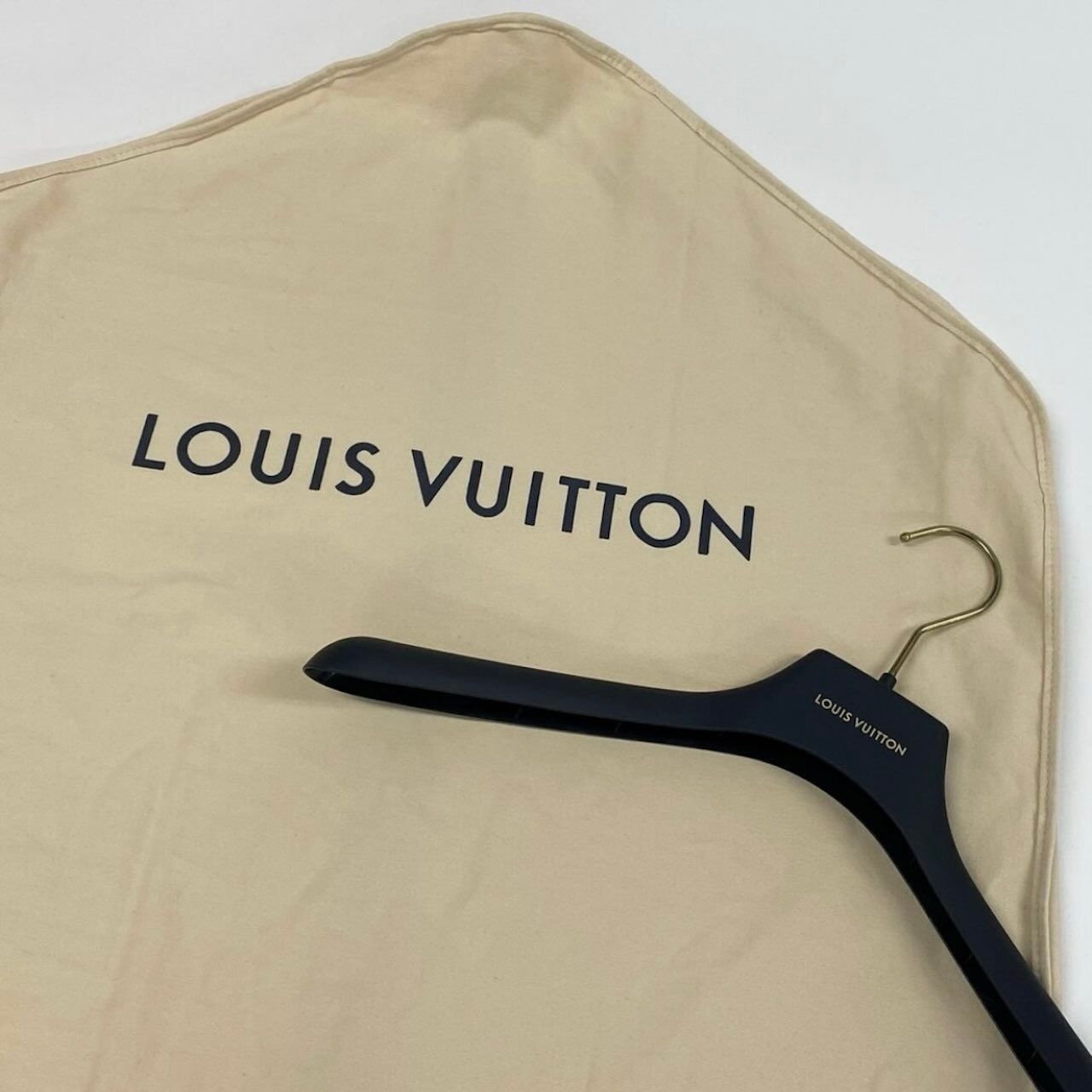 Louis Vuitton Jewel Button Sleeveless Cardigan Night Blue Wool Cashmere — view 8