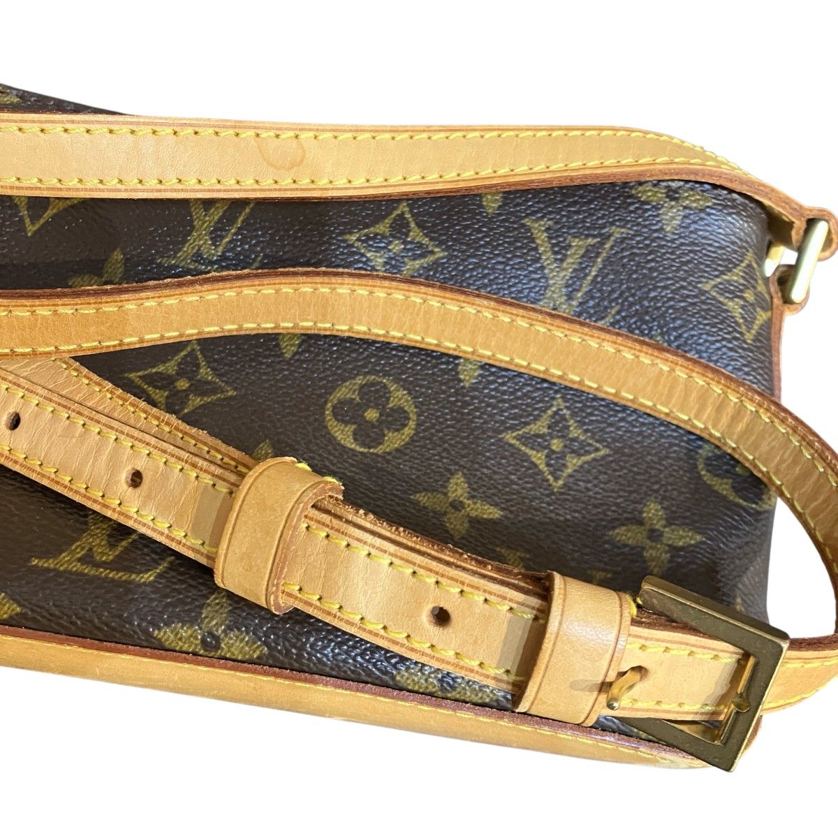 Louis Vuitton Trotteur Monogram Shoulder — view 9
