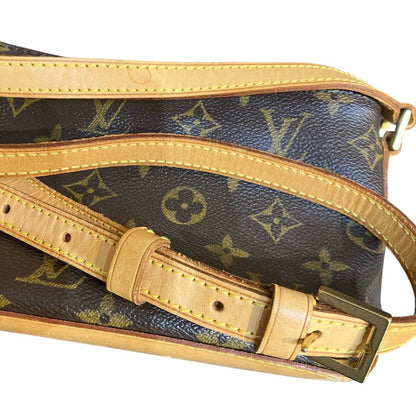 Louis Vuitton Trotteur Monogram Shoulder — view 9