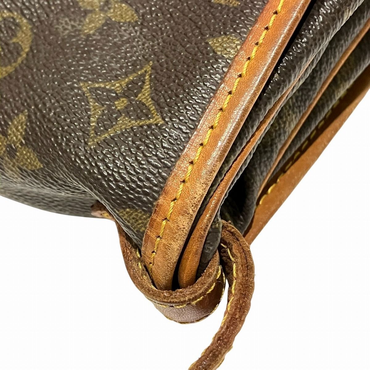 Louis Vuitton Saumur 30 Monogram Shoulder Bag Canvas — view 8