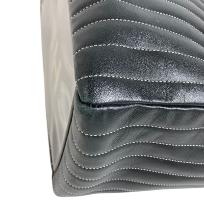 Chanel Shoulder Bag CC Logo Leather Black — view 6