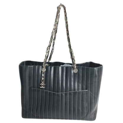 Chanel Shoulder Bag CC Logo Leather Black — view 2