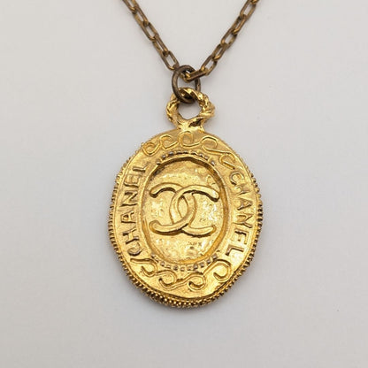 Chanel CC Logo Gold Necklace First Era Vintage