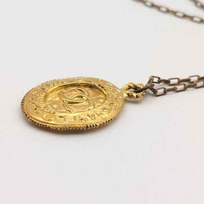 Chanel CC Logo Gold Necklace First Era Vintage — view 3
