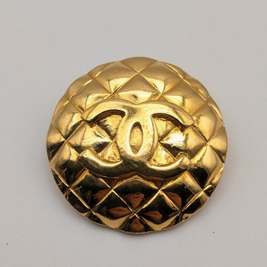 Chanel Earrings CC Logo Quilted Round Circle Gold Vintage 28 Single
