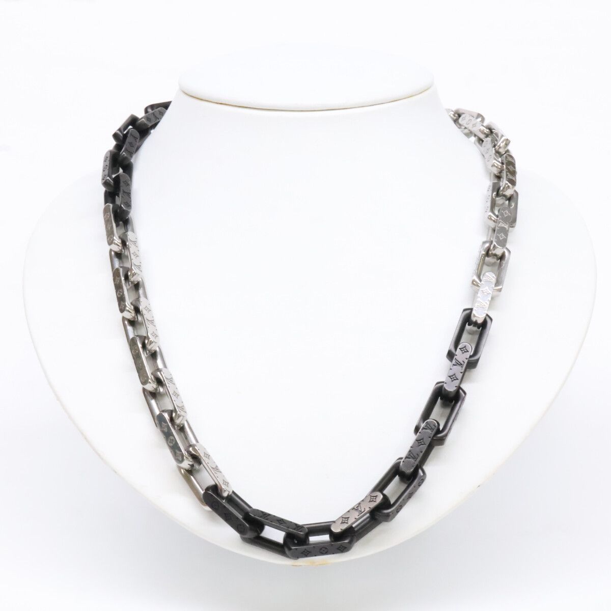 Louis Vuitton Collier Monogram Chain Necklace — view 6