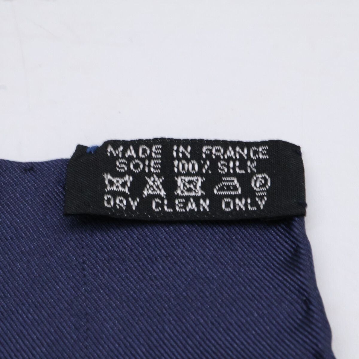 Hermes Voyage en Etoffes a Journey Through the World's Fabrics Silk Carre 90 — view 7