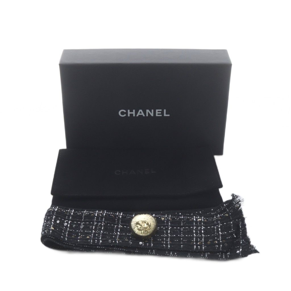 Chanel Quilted Classic Zip Coin Purse CC Logo Caviar Leather White — view 6