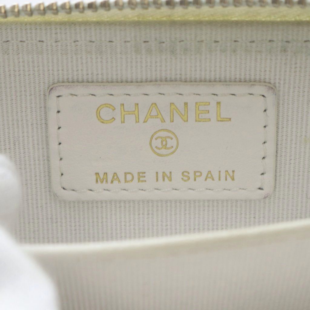 Chanel Quilted Classic Zip Coin Purse CC Logo Caviar Leather White — view 3