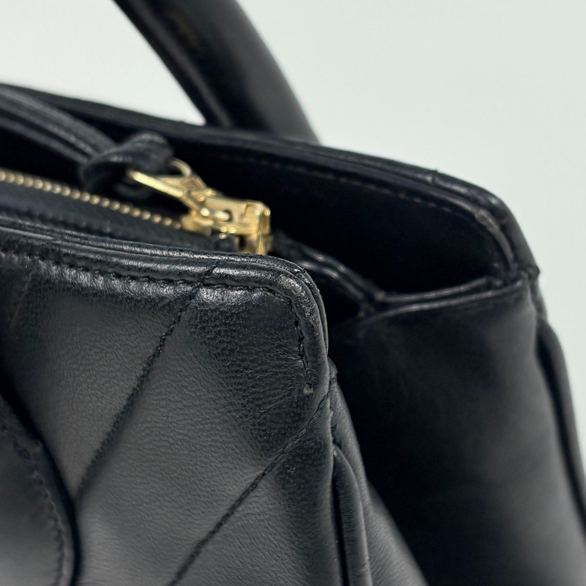Chanel Stitch Handbag Blanc CC Logo Leather Black — view 7