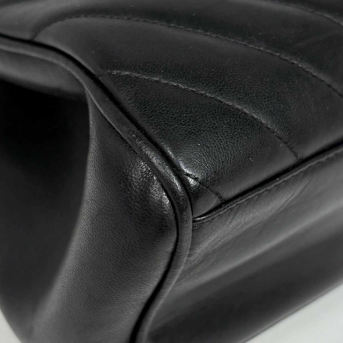 Chanel Stitch Handbag Blanc CC Logo Leather Black — view 3