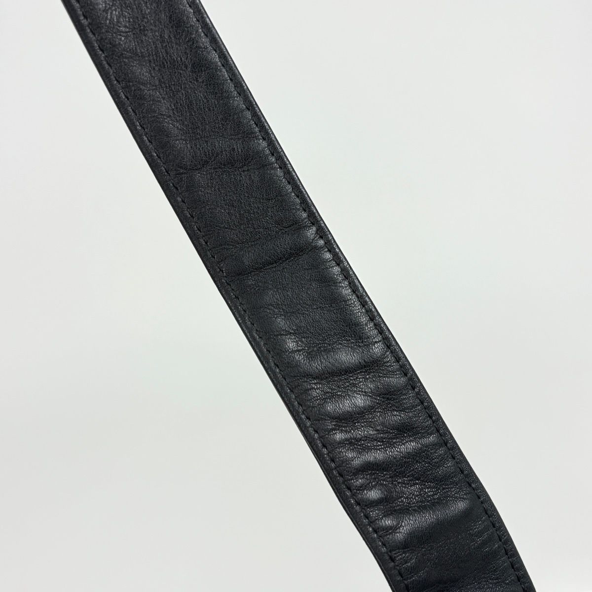 Chanel CC Logo Tote Leather Black — view 6