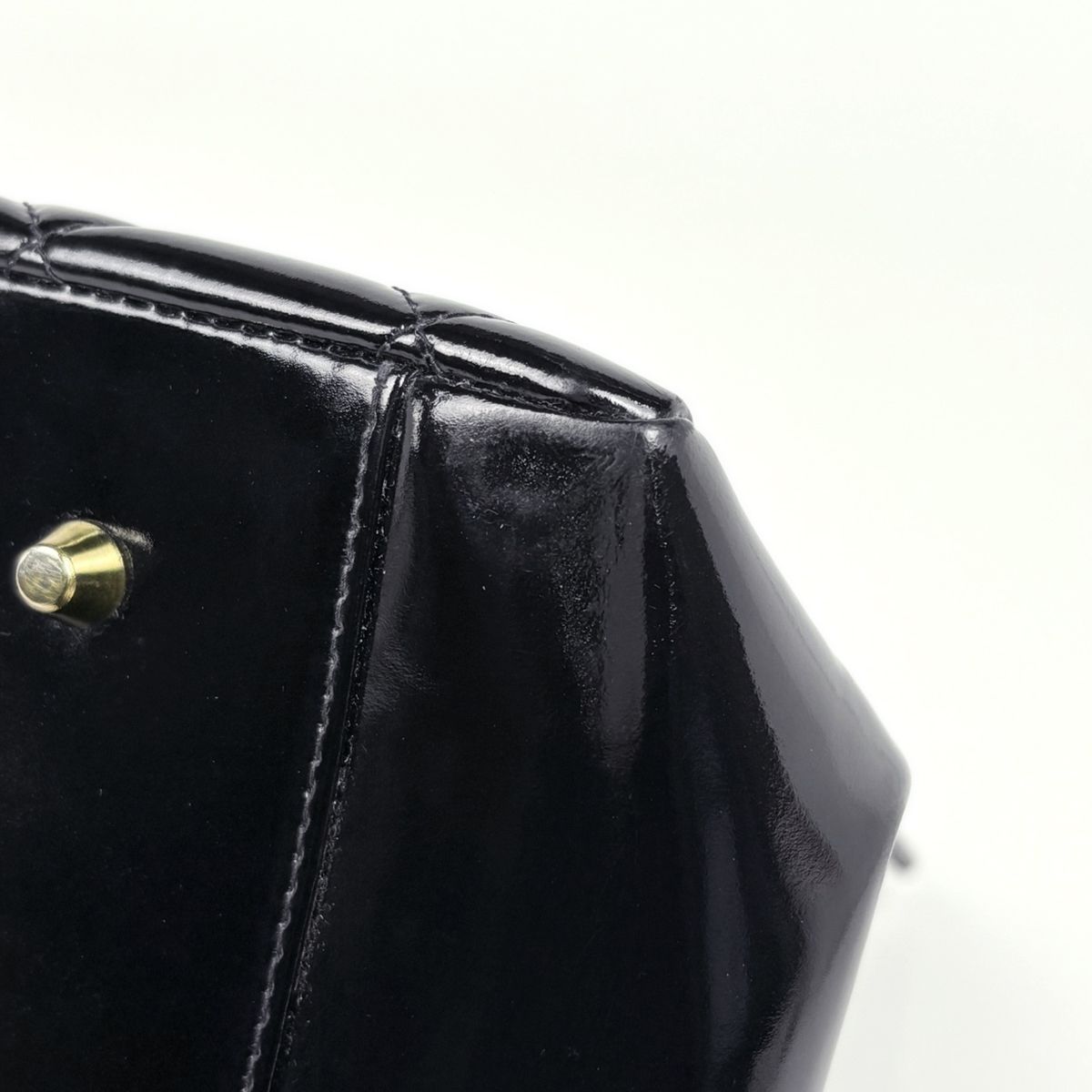Chanel CC Logo Chain Handbag Quilted Enamel Patent Leather Black — view 3