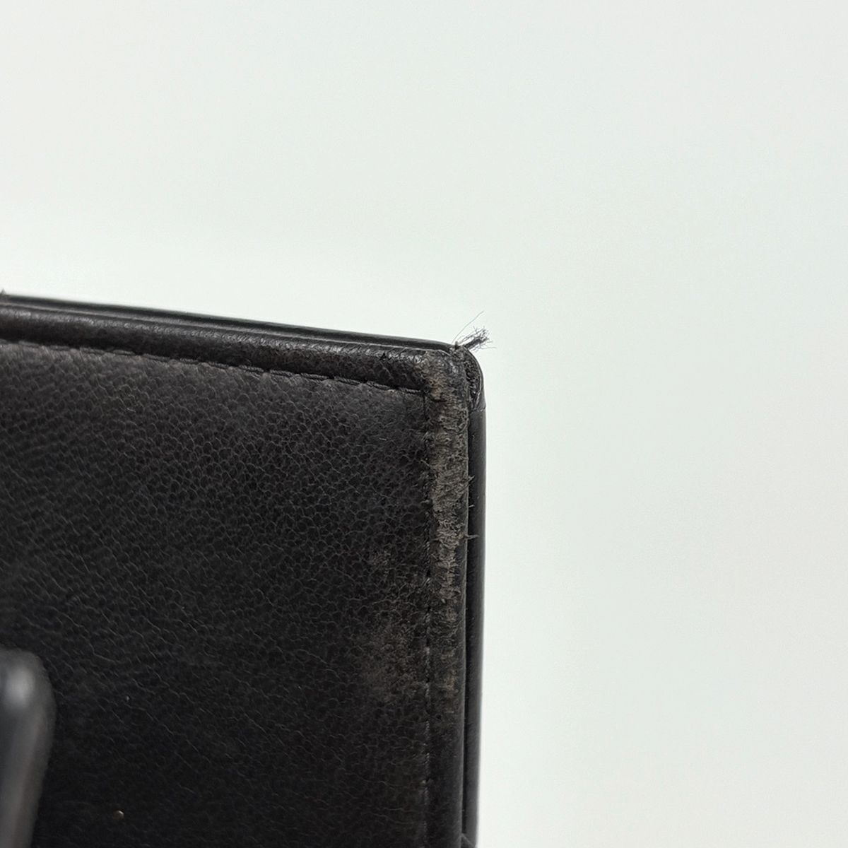 Chanel CC Logo Chain Handbag Quilted Enamel Patent Leather Black — view 5