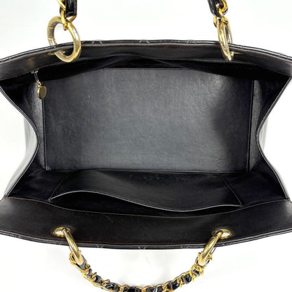 Chanel CC Logo Chain Handbag Quilted Enamel Patent Leather Black — view 9