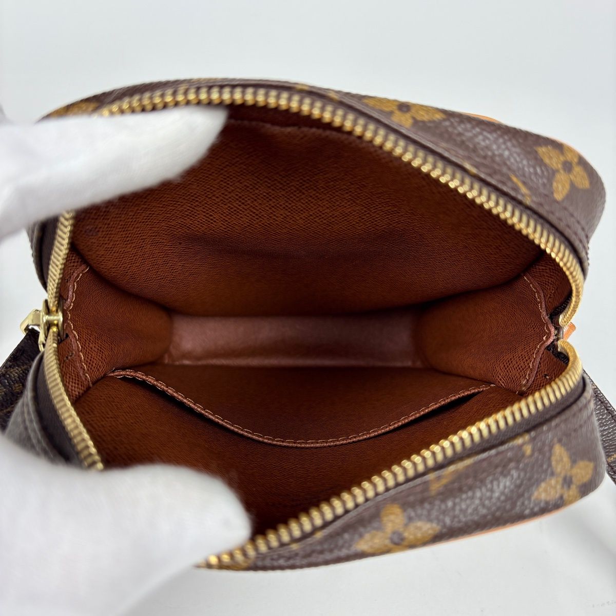 Louis Vuitton Amazon Shoulder Bag Monogram Brown — view 8