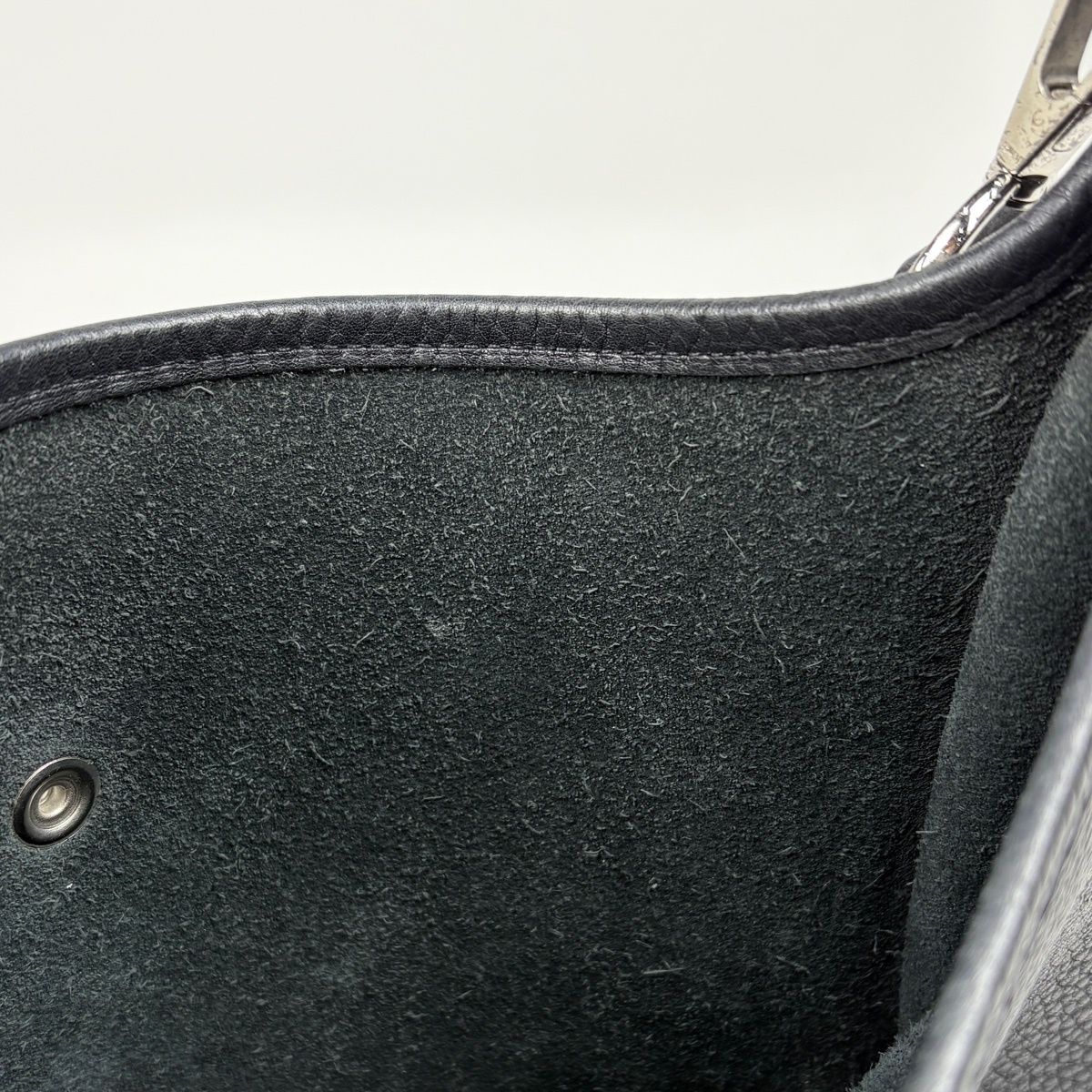 Hermes Evelyne 1 GM Perforated Logo Shoulder Bag Taurillon Clemence Black — view 7