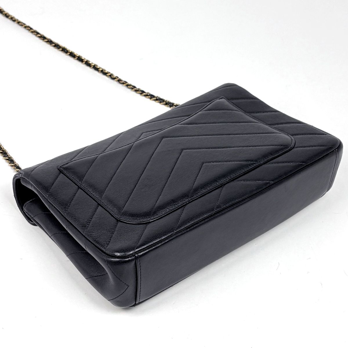 Chanel Stitch Chain Shoulder Bag CC Logo Blanc Leather Black — view 2