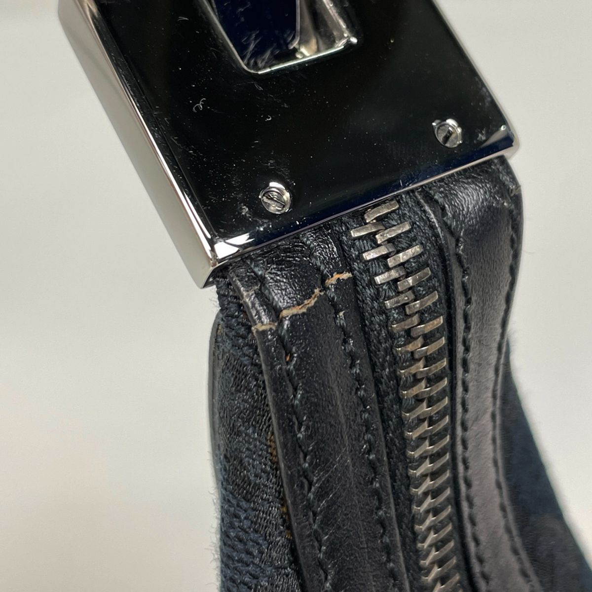Gucci GG Pattern Shoulder Bag Canvas Black — view 5