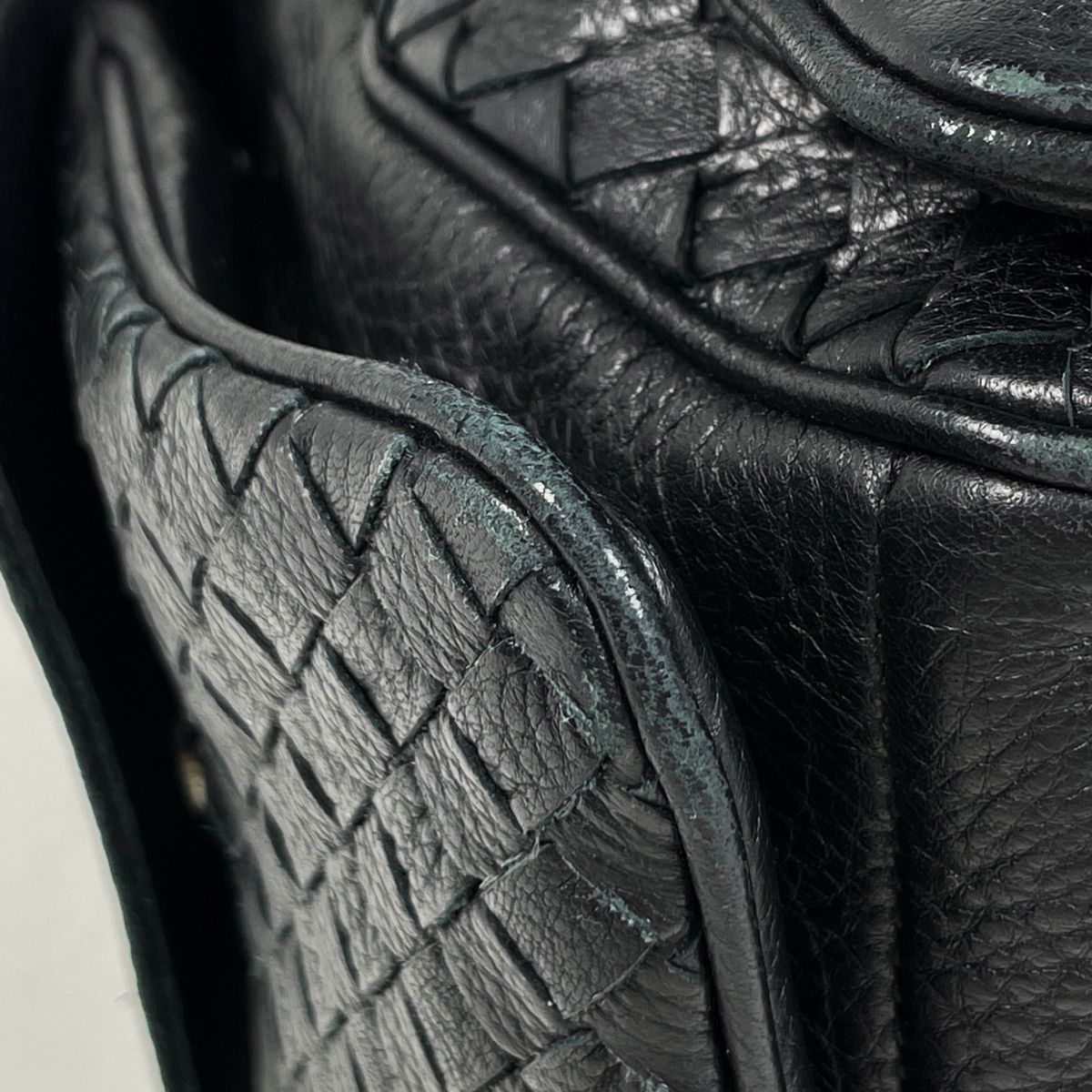 Bottega Veneta Intrecciato Handbag Leather Black — view 3