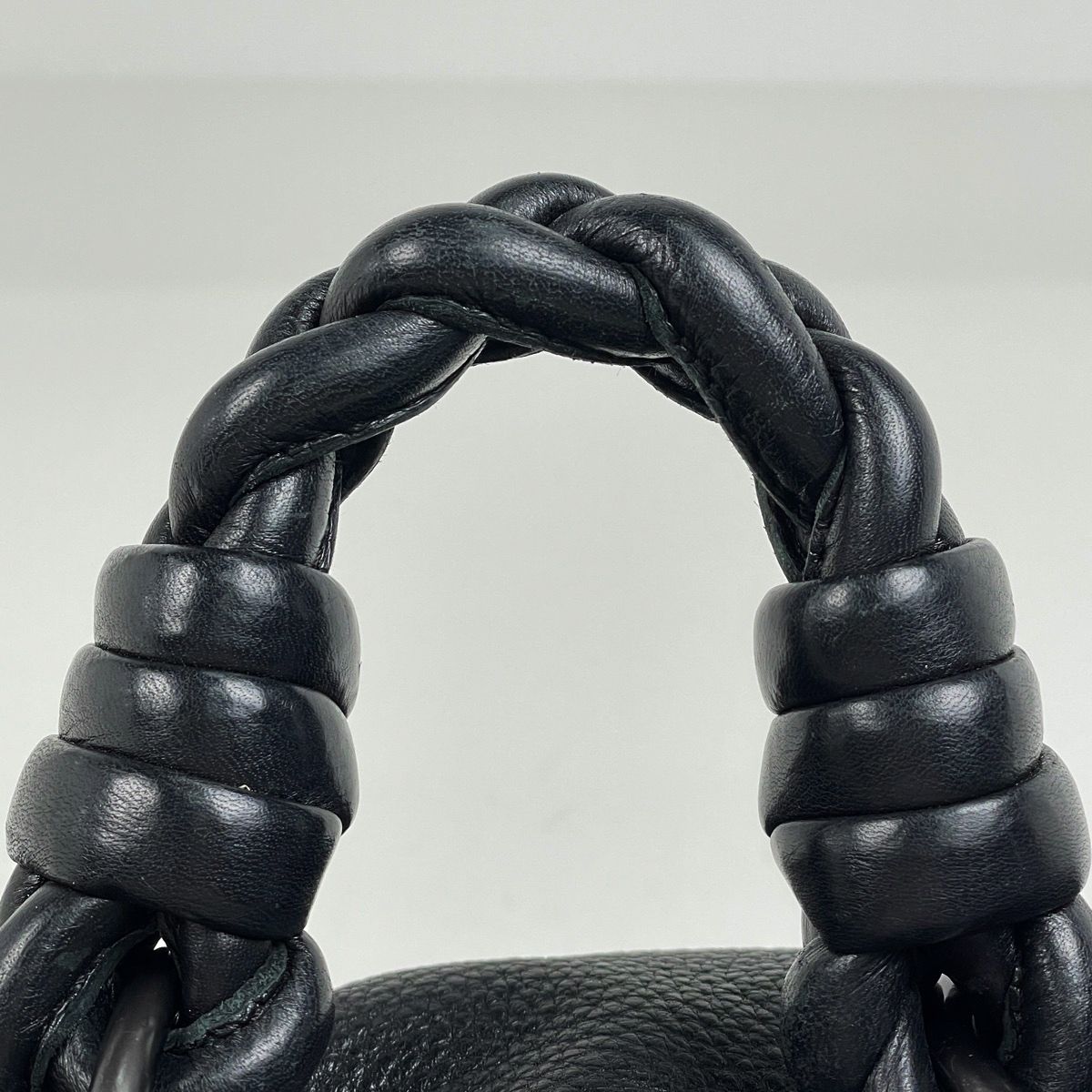 Bottega Veneta Intrecciato Handbag Leather Black — view 5
