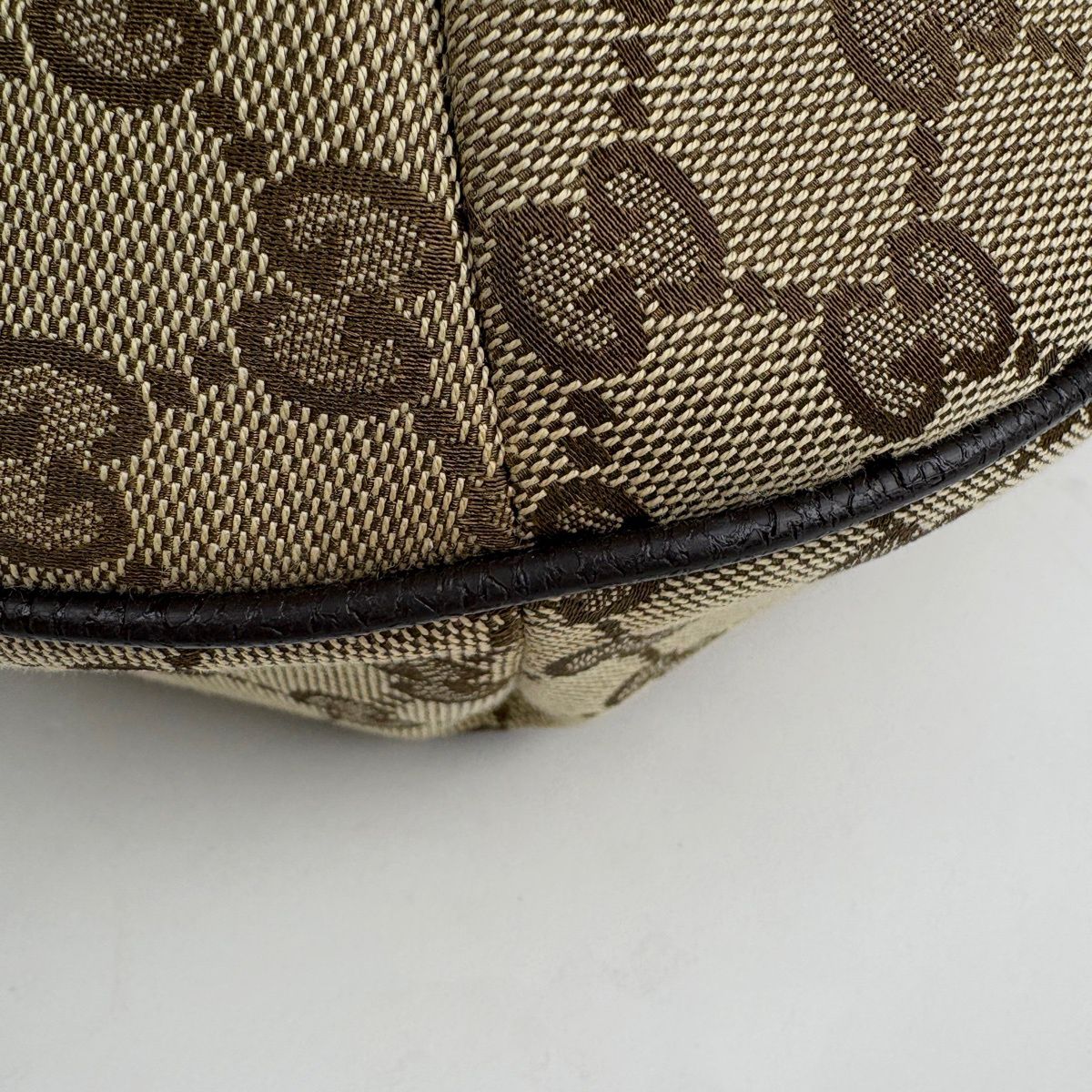 Gucci GG Pattern Shoulder Bag Canvas Brown — view 3