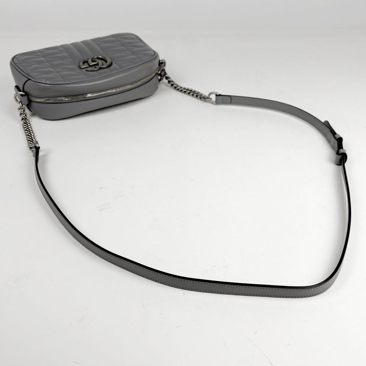 Gucci GG Marmont Chain Shoulder Bag Quilted Leather Gray — view 4