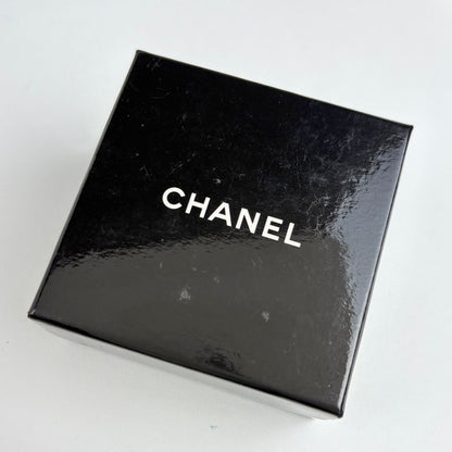 Chanel CC Logo Round Earrings Gold Plated — view 6