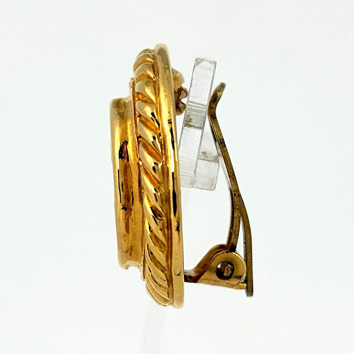 Chanel CC Logo Round Earrings Gold Plated — view 2