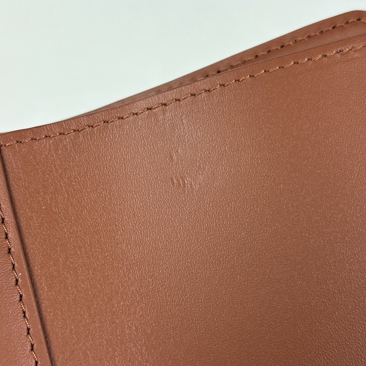 Louis Vuitton Victor Wallet LV Aerogram Trifold Leather — view 4