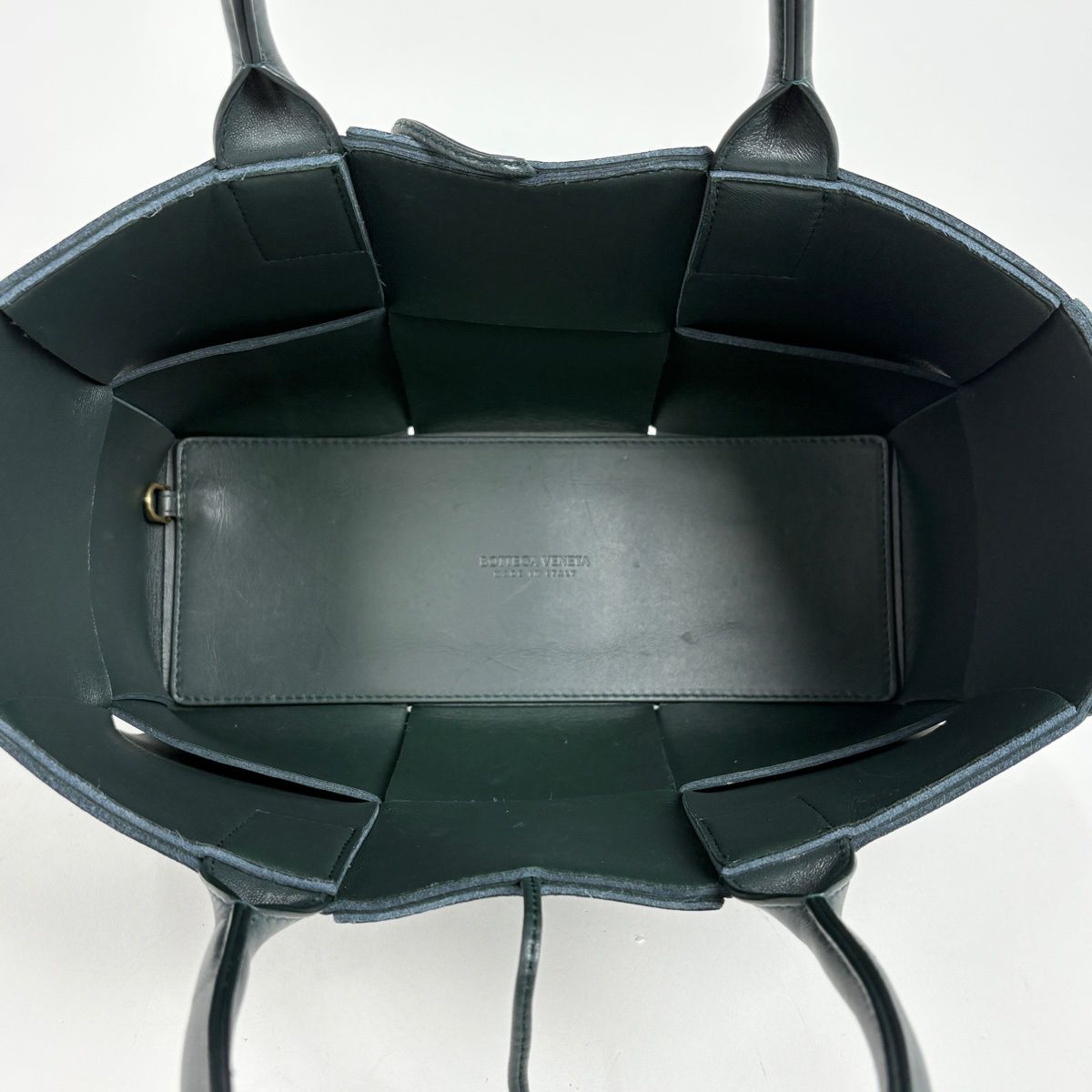 Bottega Veneta Arco Tote Maxi Intrecciato Leather Green — view 7