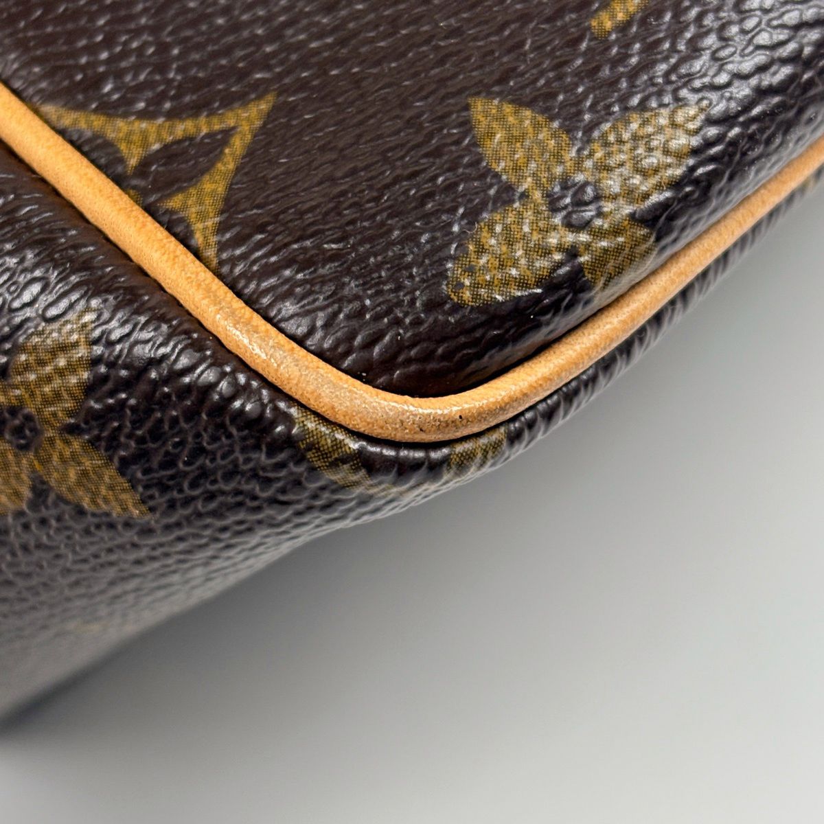 Louis Vuitton Batignolles Tote Monogram Brown — view 4