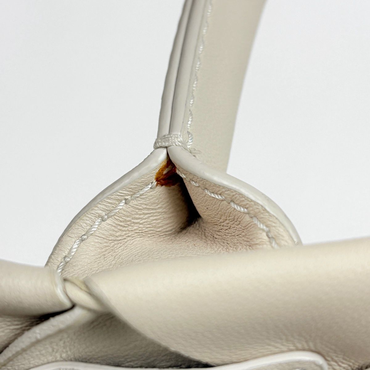 Bottega Veneta Maxi Intrecciato Cava Tote 2-Way Leather Ivory — view 6