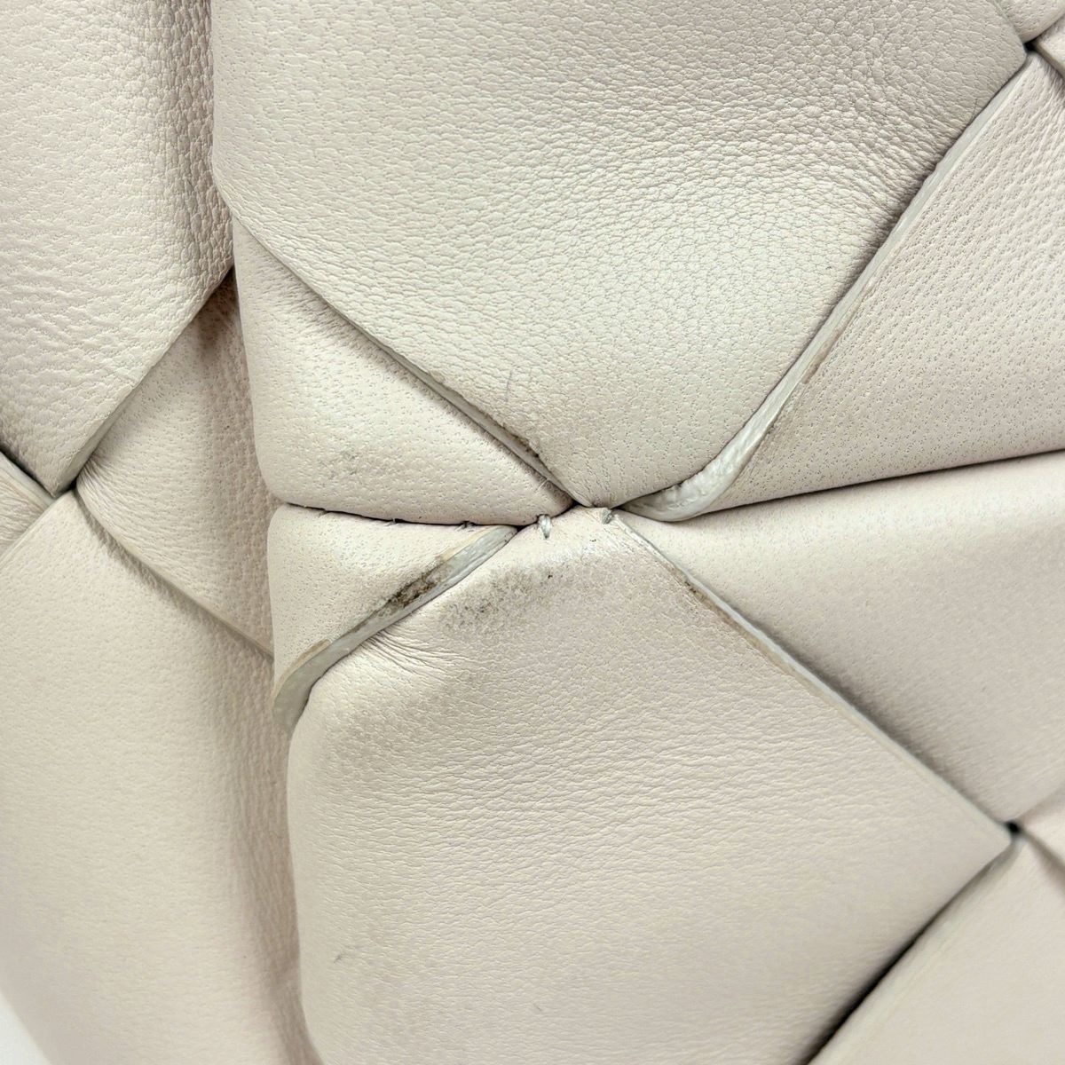 Bottega Veneta Maxi Intrecciato Cava Tote 2-Way Leather Ivory — view 3
