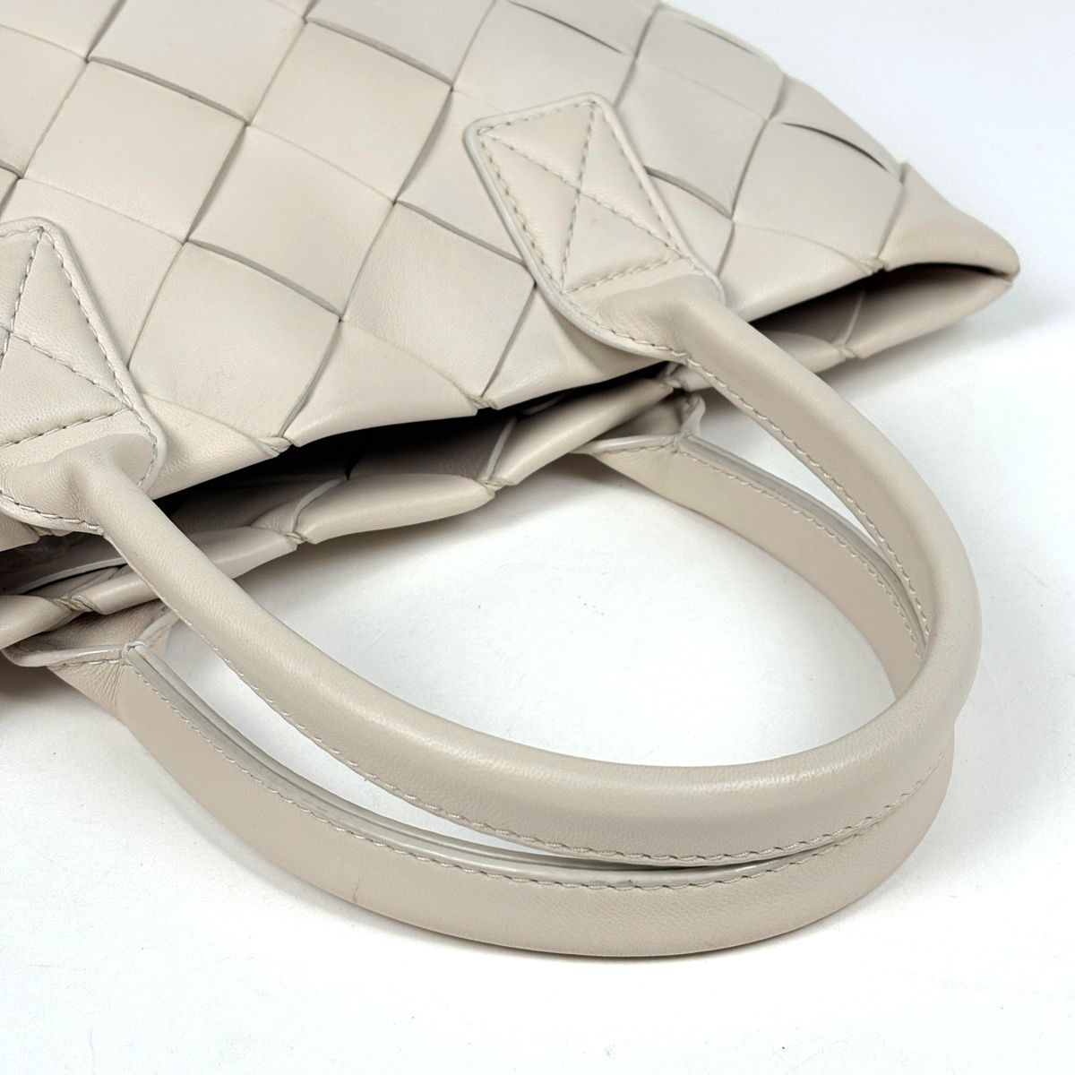 Bottega Veneta Maxi Intrecciato Cava Tote 2-Way Leather Ivory — view 7