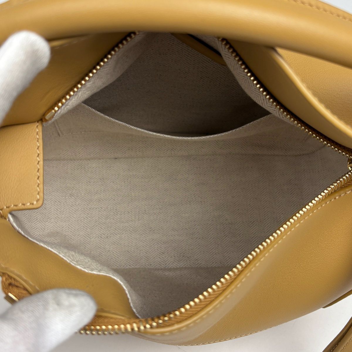 Loewe Puzzle Bag Small 2-Way Handbag Leather Yellow Beige — view 9