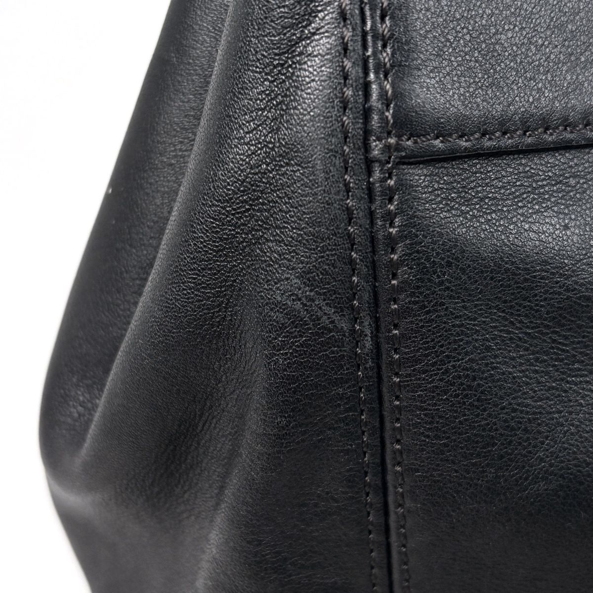 Chanel CC Logo Tote Leather Black — view 4