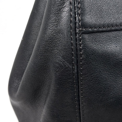 Chanel CC Logo Tote Leather Black — view 4