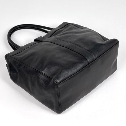 Chanel CC Logo Tote Leather Black — view 2