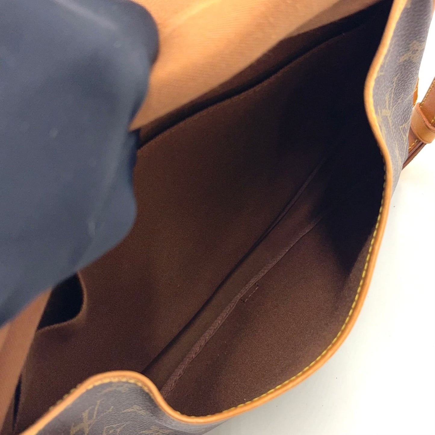 Louis Vuitton Saumur 30 Monogram Leather Brown Shoulder Bag Gold — view 4