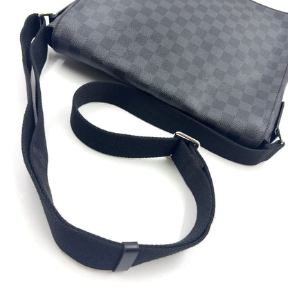 Louis Vuitton District Damier Graphite Leather Black Shoulder Bag Silver — view 6