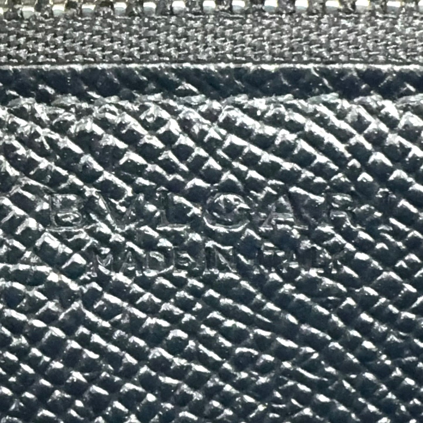 Bvlgari Circle Motif Leather Black Wallet Silver — view 4
