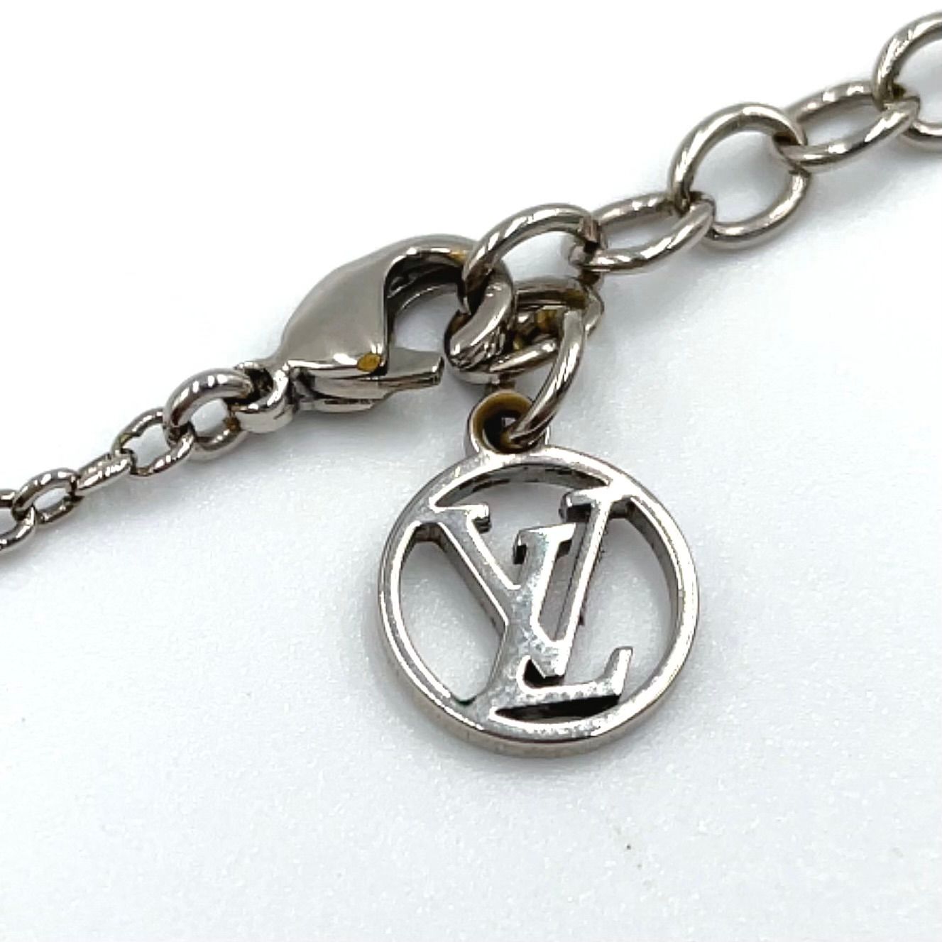 Louis Vuitton Essential Metal Silver Necklace — view 7