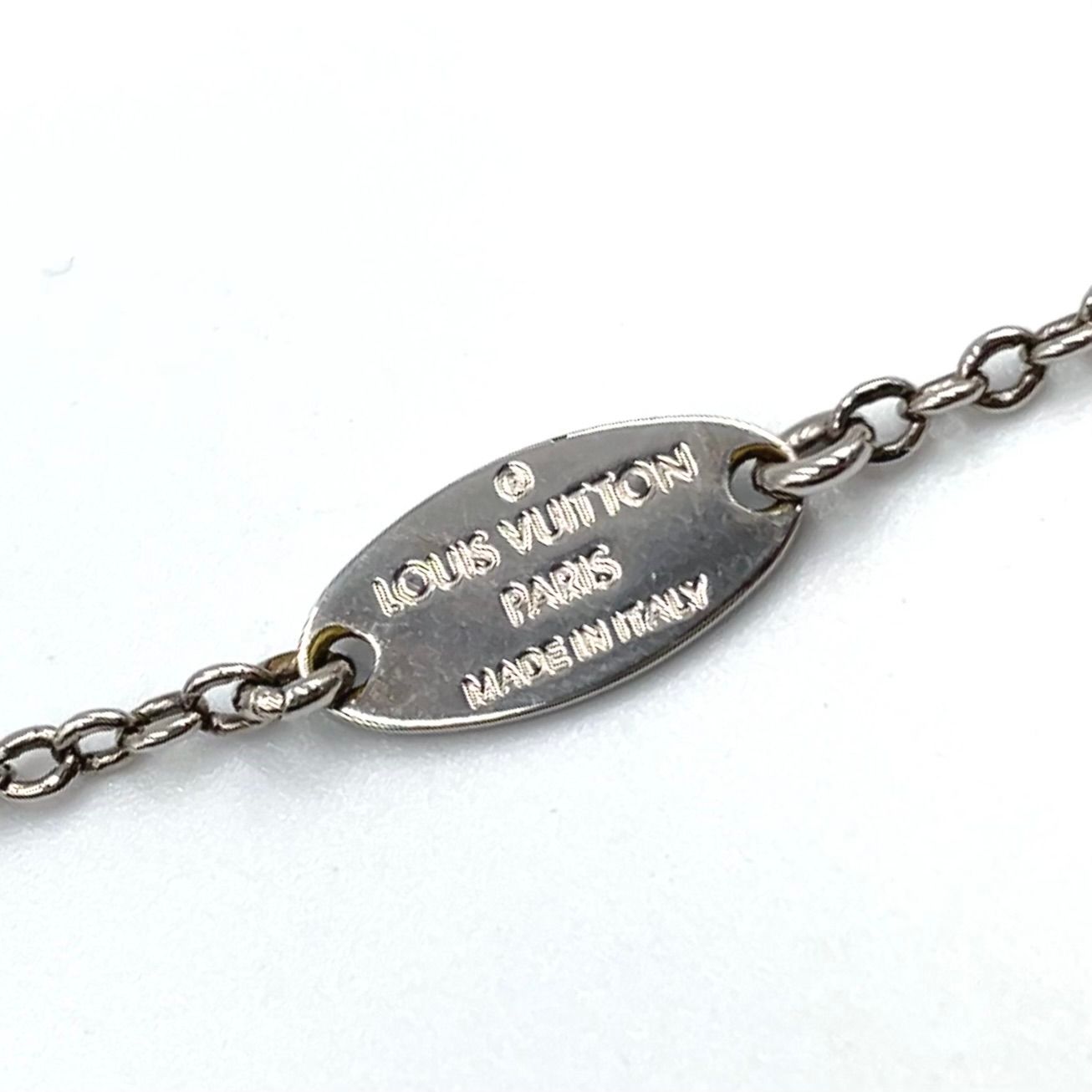 Louis Vuitton Essential Metal Silver Necklace — view 4