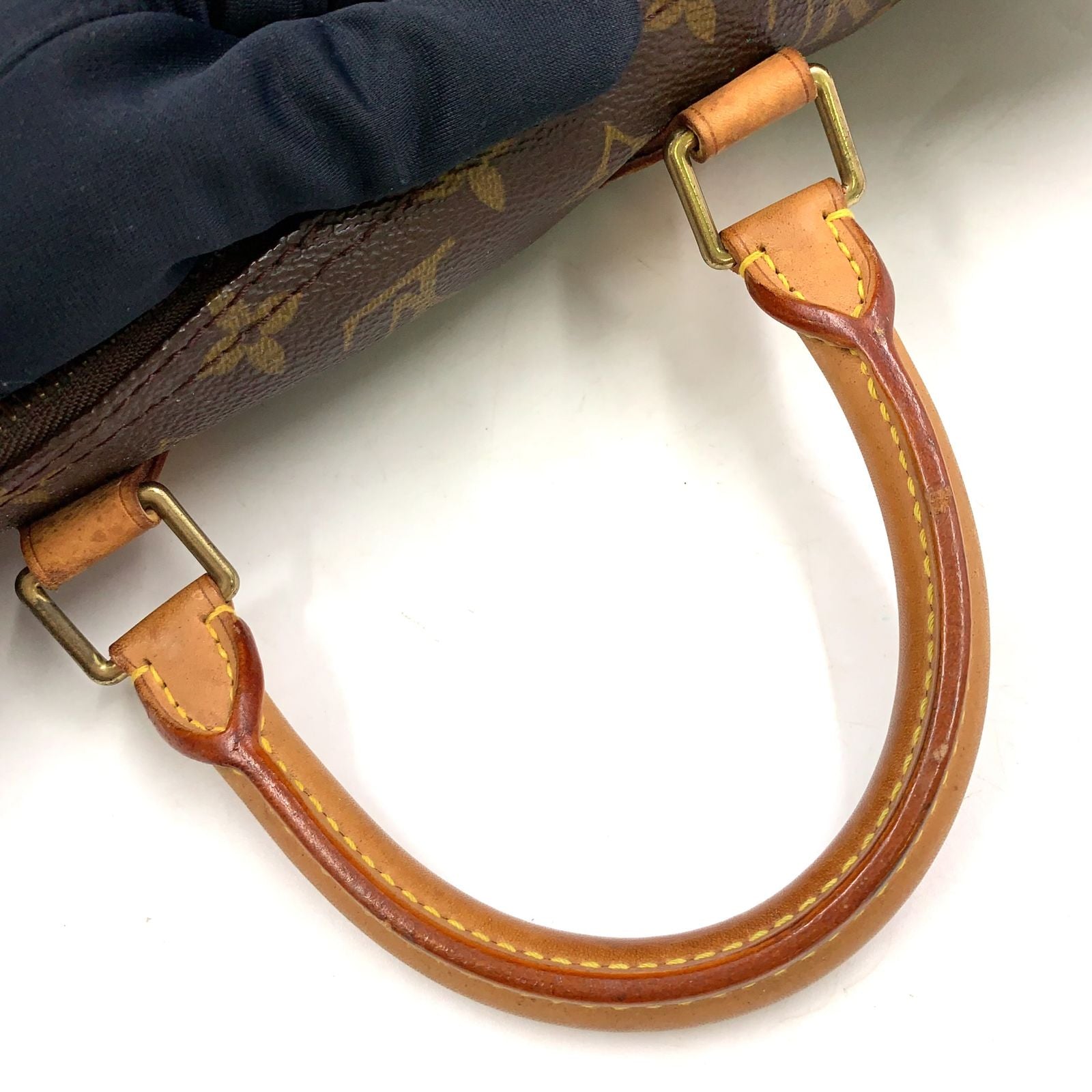 Louis Vuitton Speedy 40 Monogram Leather Brown Handbag Gold — view 8