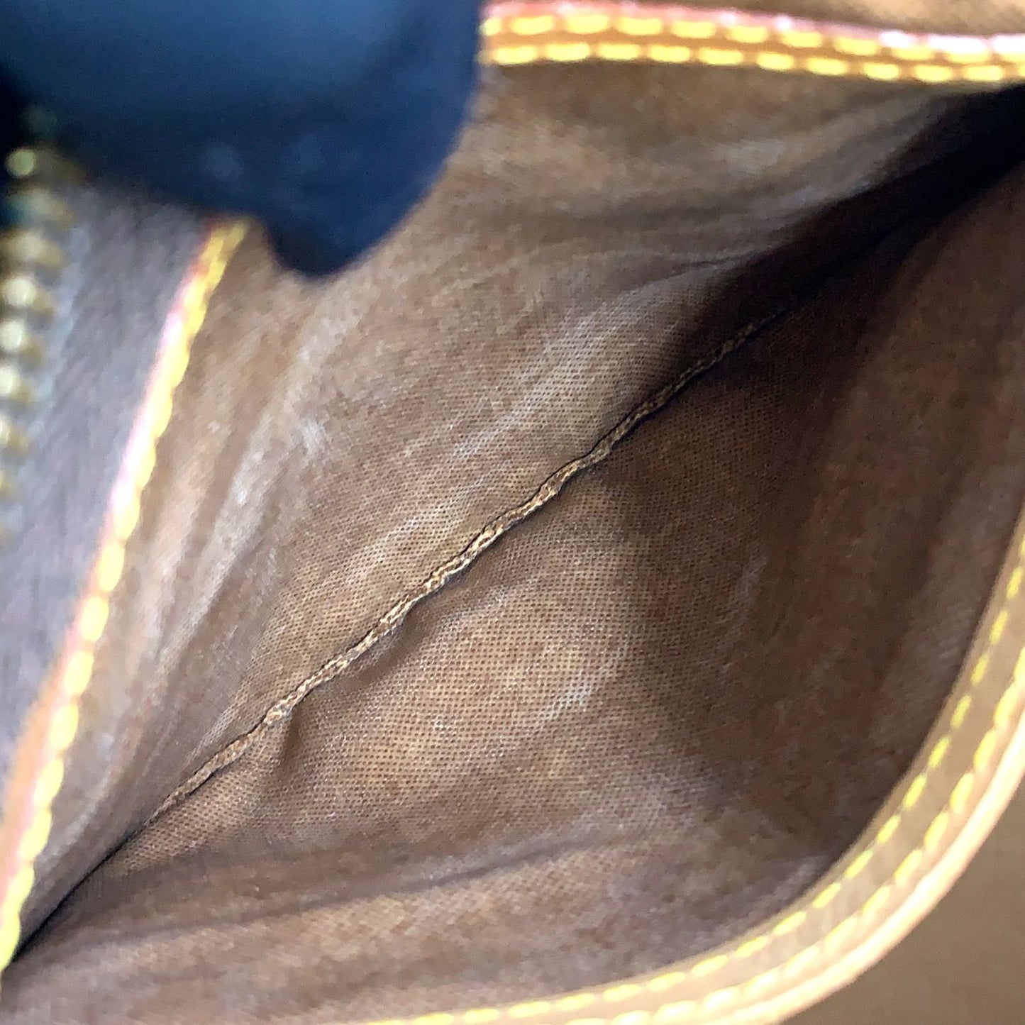Louis Vuitton Speedy 40 Monogram Leather Brown Handbag Gold — view 5