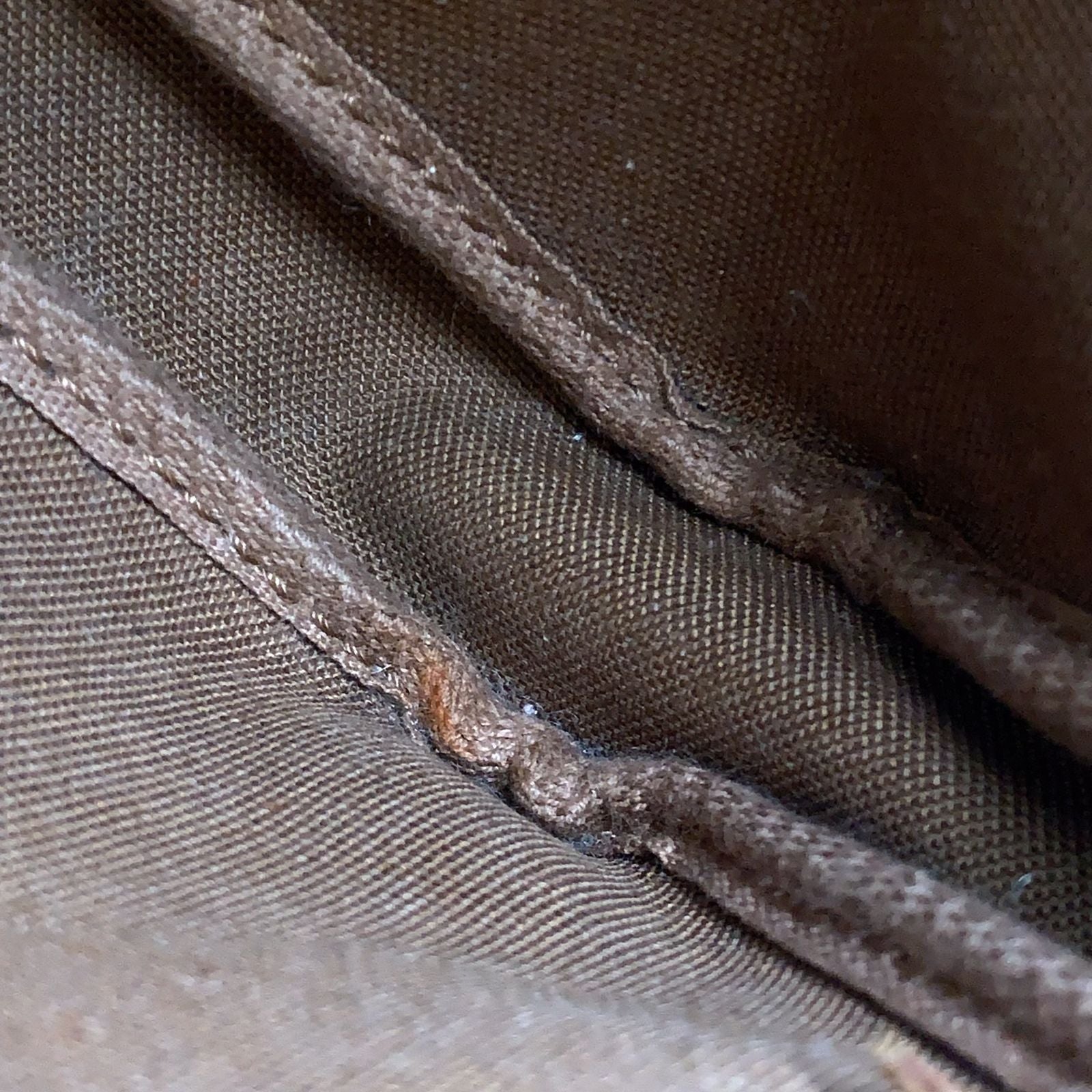 Louis Vuitton Pochette Monogram Leather Brown Handbag Gold — view 5